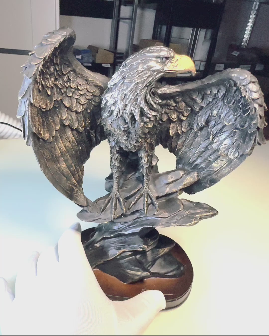 Dekorative Statue "Fliegender Adler" – Majestätisches Symbol von Stärke und Freiheit