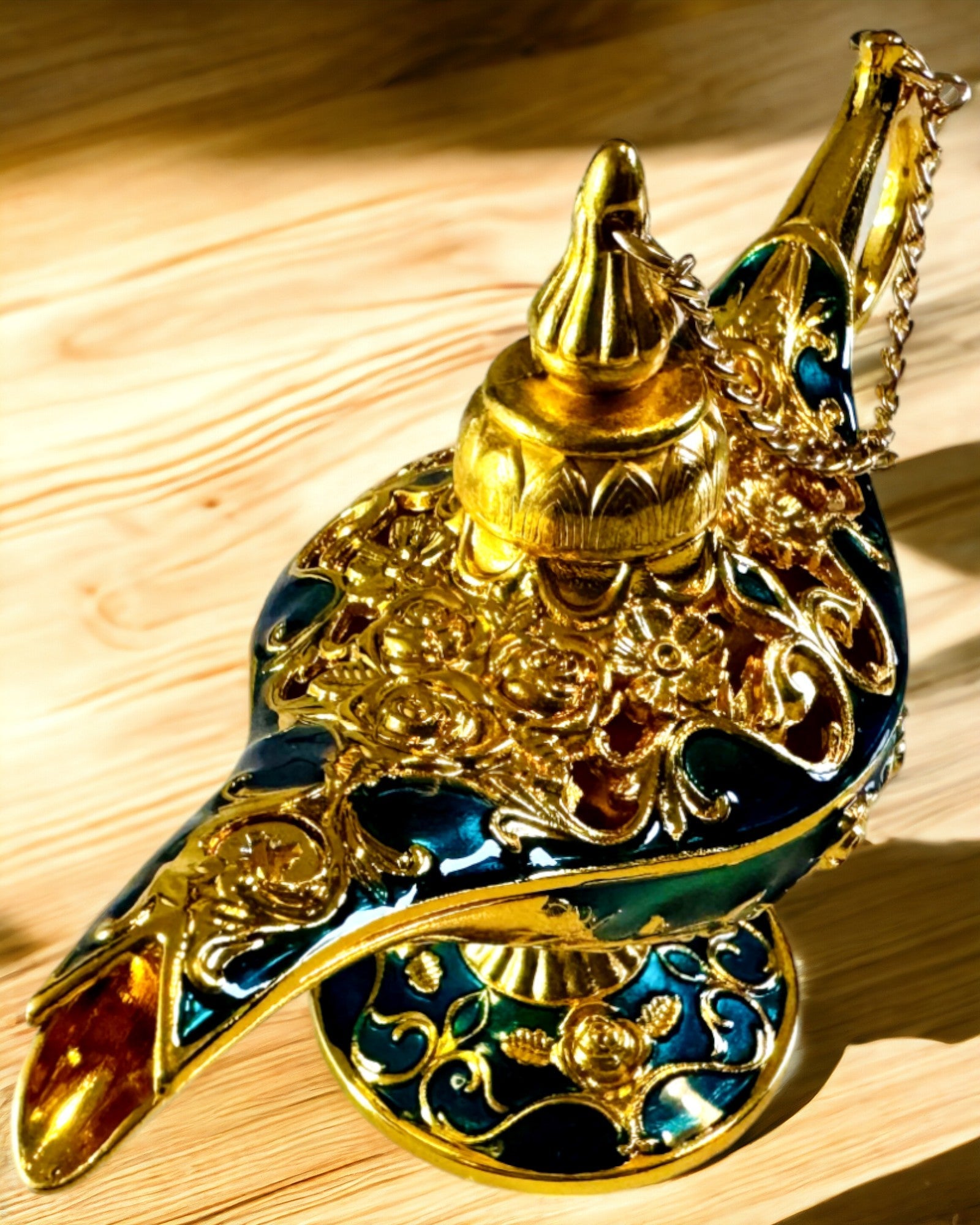 Petite Lampe Aladdin Fait Main - Artisanat Métallique Artistique pour Décoration Intérieure, gravure